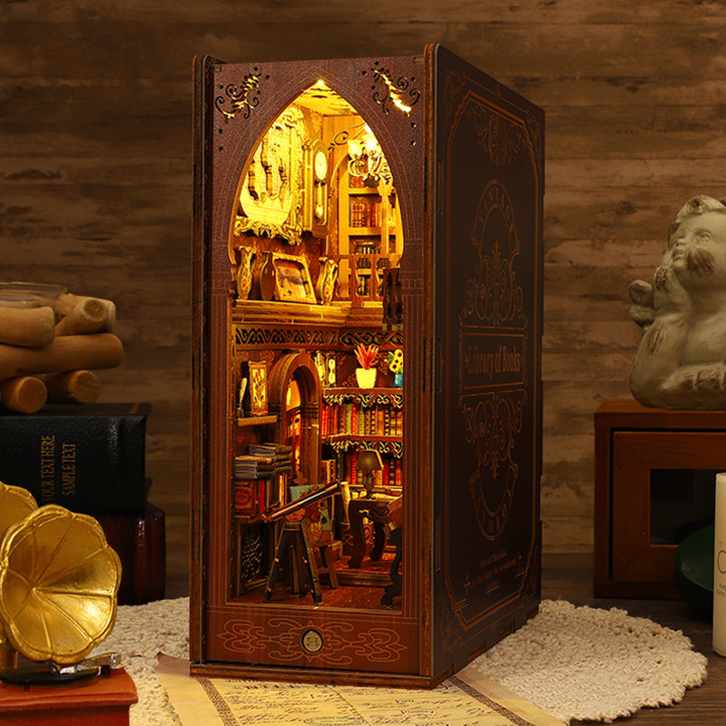 Rokrgeek-Bibliothek mit Büchern – DIY-Bücherecke