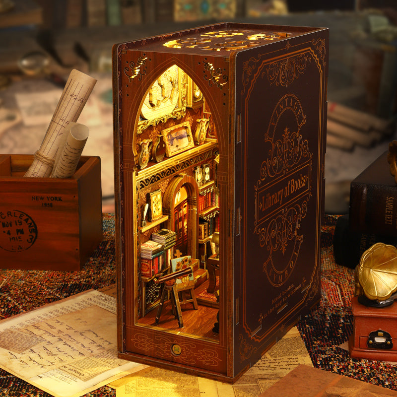 Rokrgeek-Bibliothek mit Büchern – DIY-Bücherecke