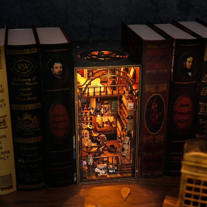 Rokrgeek Mira Magic House Book Nook
