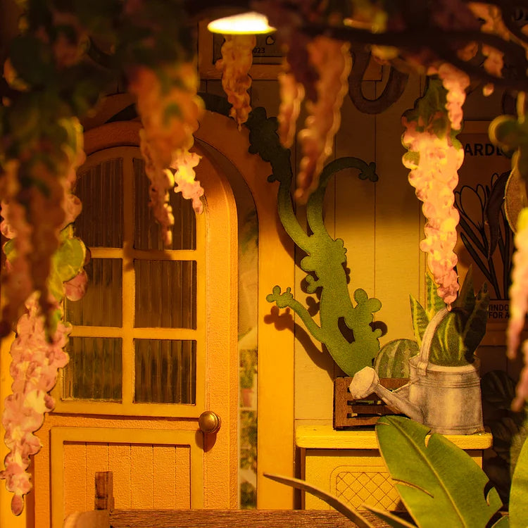 Rokrgeek Garden Villa Book Nook