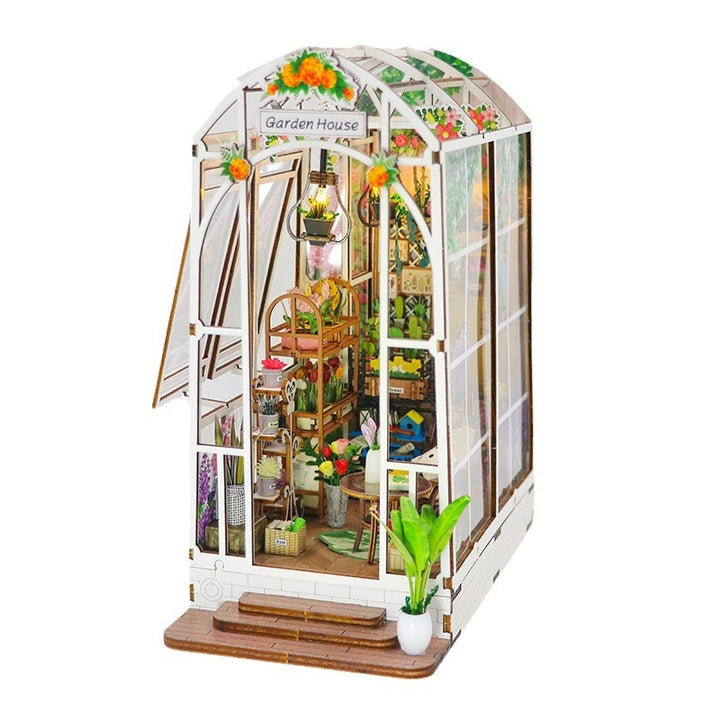 Rokrgeek Garden Villa Book Nook