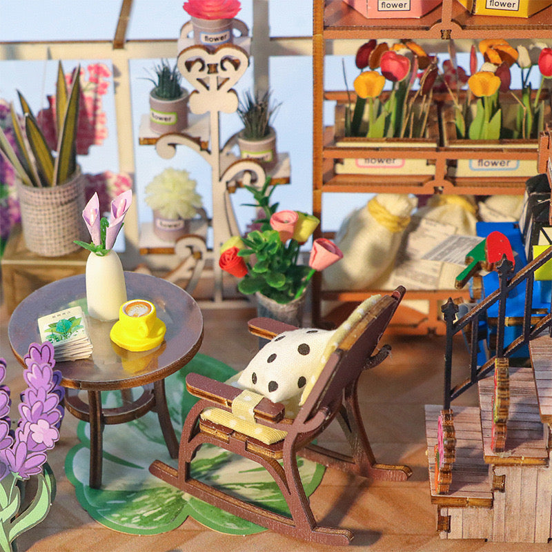 Rokrgeek Garden Villa Book Nook