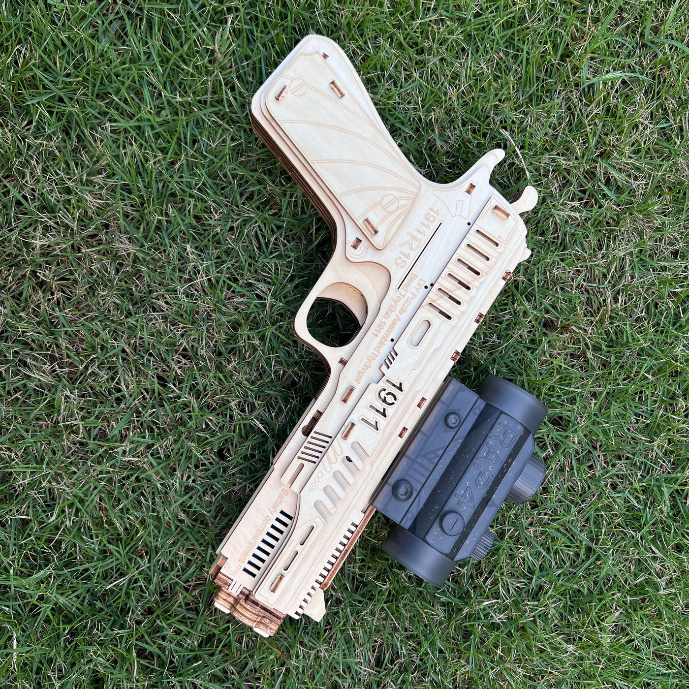 Rokrgeek M1911 3D Wooden Gun Puzzle