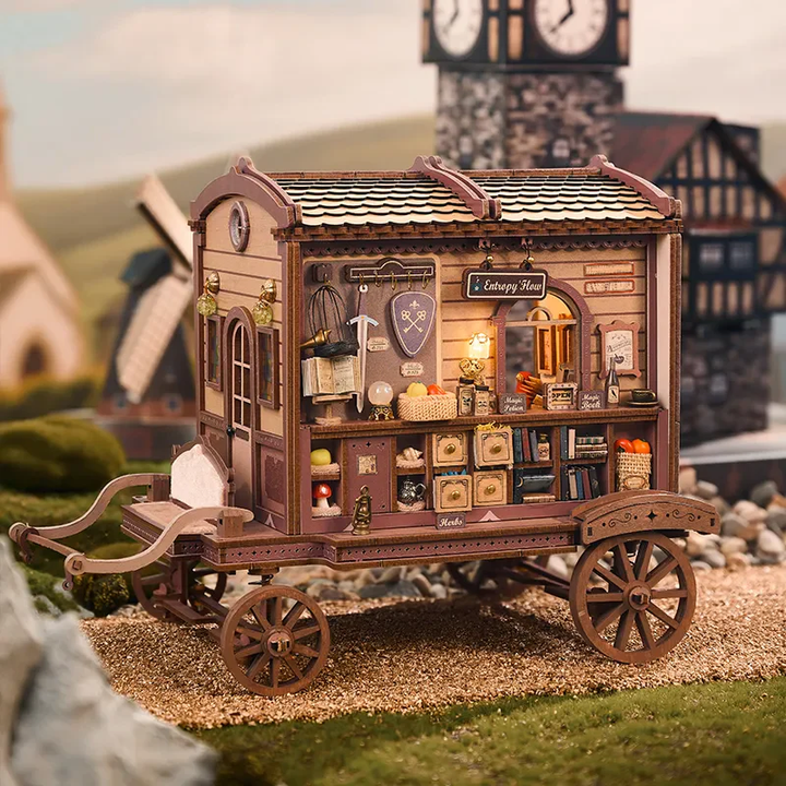 Magic Merchant’s Traveling Wagon Miniature House – Rokrgeek
