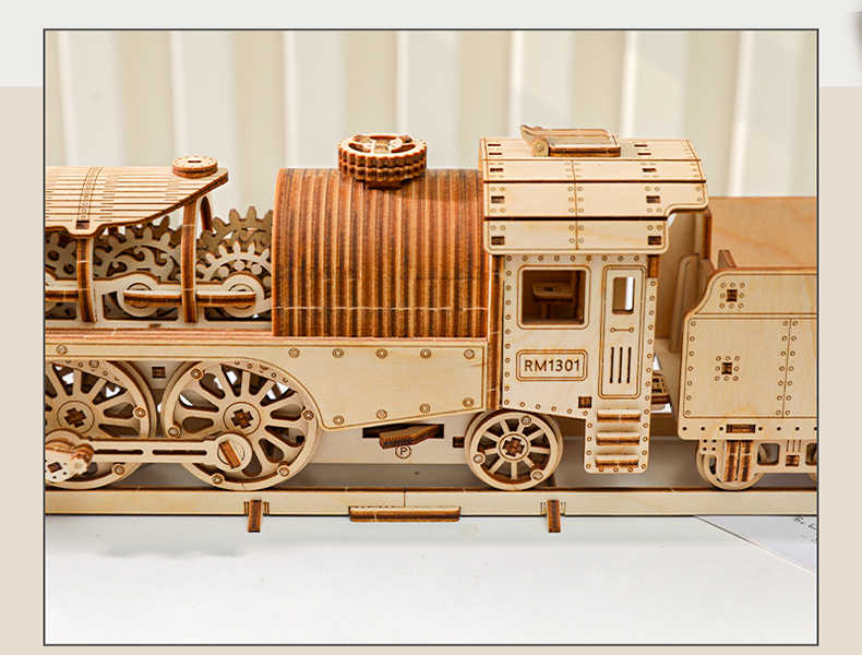 Vintage mechanical steam train 3d wooden puzzle