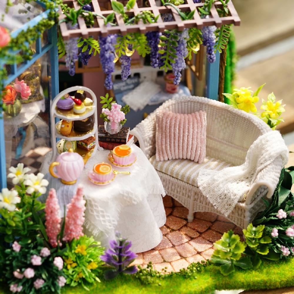 ROKRGEEK Rose-fleurissant Yard DIY Maison Miniature